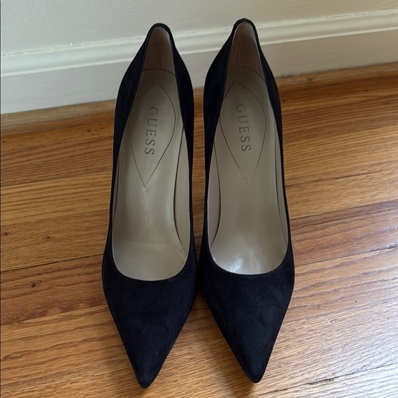 Guess Women 10 Pointed Toe Black Nubuck Leather Suede 4.5" High Heel Shoe - Picture 3 of 5